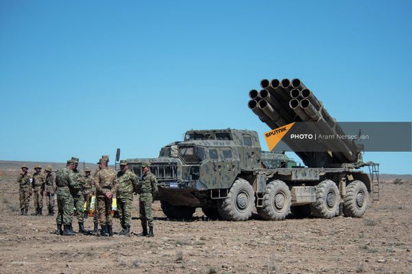 Подразделения ракетно-артиллерийских войск армянской армии проводят учения на одном из полигонов республики Подразделения ракетно-артиллерийских войск армянской армии проводят учения на одном из полигонов республики - Sputnik Армения