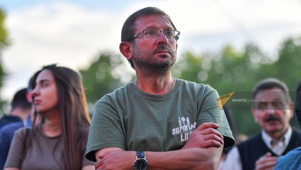 Гегам Манукян на митинге оппозиции на площади Франции (28 мая 2022). Еревaн - Sputnik Армения