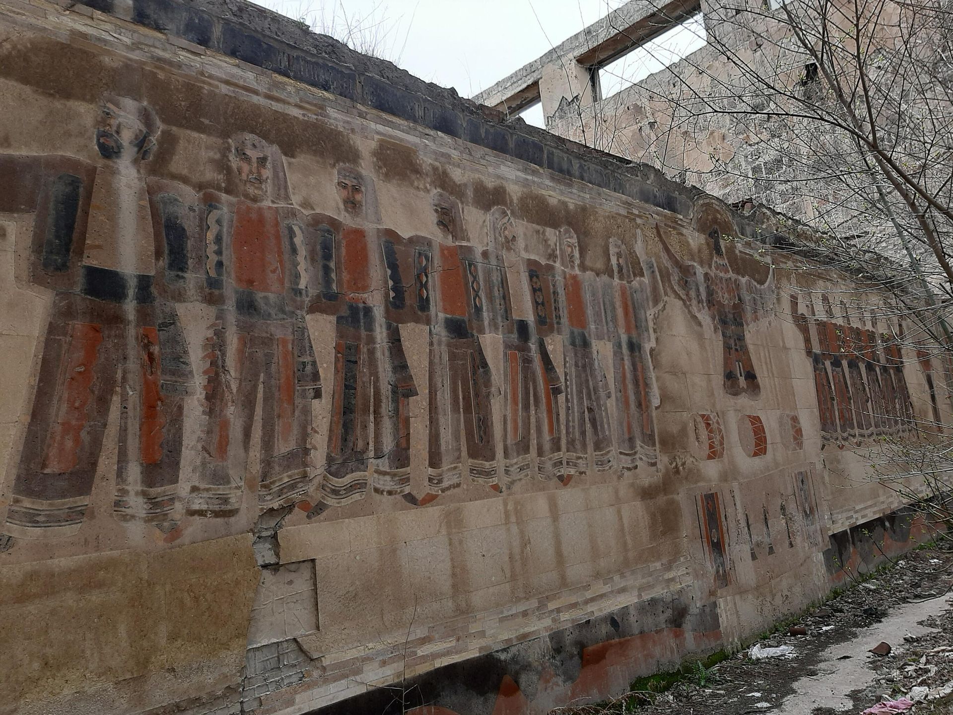 Мозаика Фердинанда Манукяна Танец сасунцев в Севьянском дворце культуры гюмрийских железнодорожников Мозаика Фердинанда Манукяна Танец сасунцев в Севьянском дворце культуры гюмрийских железнодорожников - Sputnik Армения, 1920, 30.05.2022