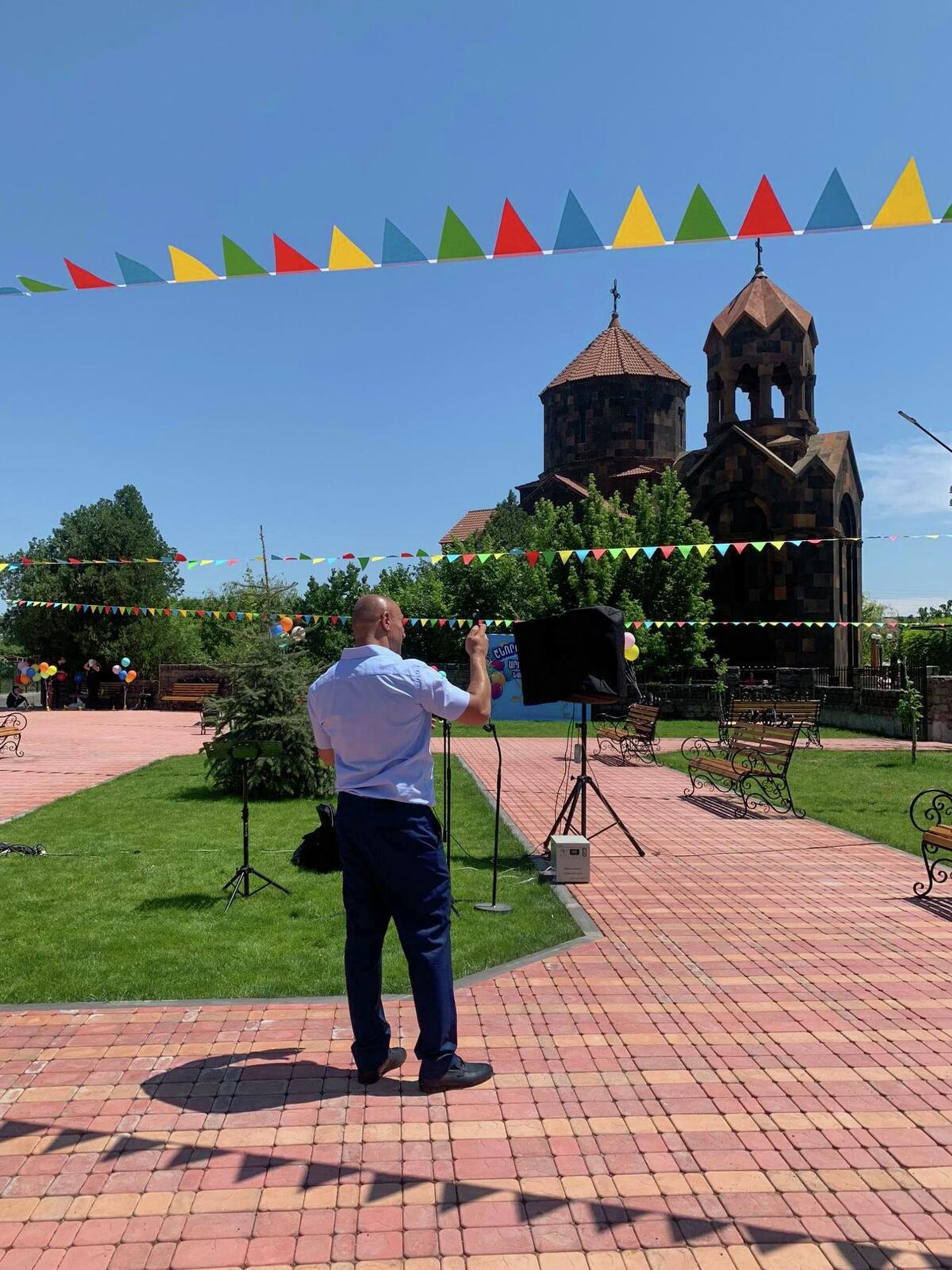 Торжественная церемония открытия парка, основанного профессиональным боксером, многократным чемпионом мира Артуром Абрахамом в квартале Неркин Чарбах административного района Шенгавит (1 июня 2022). Еревaн Торжественная церемония открытия парка, основанного профессиональным боксером, многократным чемпионом мира Артуром Абрахамом в квартале Неркин Чарбах административного района Шенгавит (1 июня 2022). Еревaн - Sputnik Արմենիա, 1920, 01.06.2022