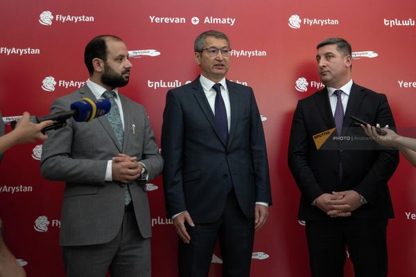 Пресс-конференция на тему первого рейса Алматы-Ереван-Алматы авиакомпании FlyArystan (2 июня 2022). Еревaн - Sputnik Армения