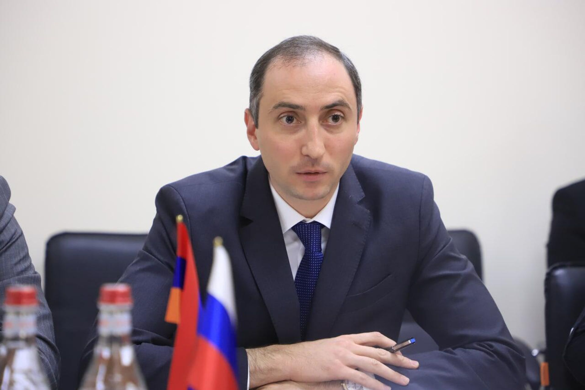 Министр высокотехнологичной промышленности Роберт Хачатрян принял Чрезвычайного и полномочного посла России Сергея Копыркина (7 июня 2022). Еревaн - Sputnik Армения, 1920, 07.06.2022