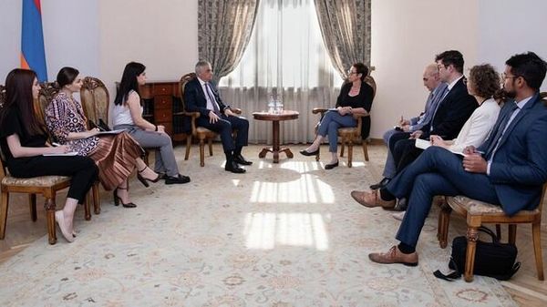 Մհեր Գրիգորյանն ընդունել է Հայաստանում Ֆրանսիայի դեսպանին - Sputnik Արմենիա