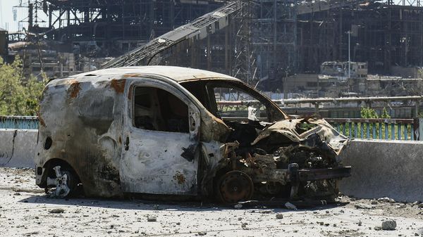 Сгоревший автомобиль - Sputnik Армения
