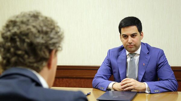 Председатель Комитета государственных доходов Рустам Бадасян принял делегацию во главе с руководителем Федеральной налоговой службы РФ Даниилом Егоровым (10 июня 2022). Еревaн - Sputnik Армения
