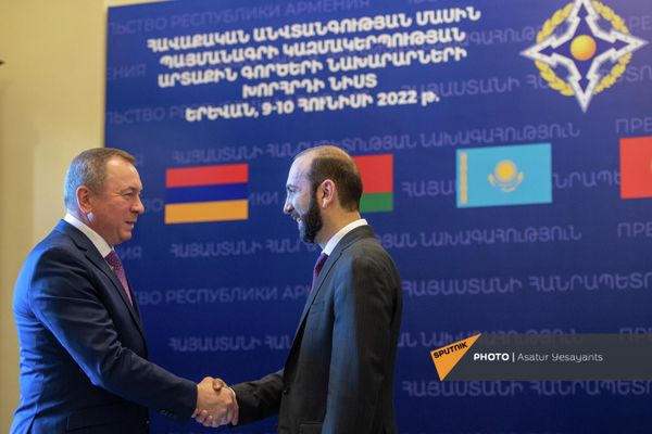 Բելառուսի արտաքին գործերի նախարար Վլադիմիր Մակեյը ողջունում է Արարատ Միրզոյանին - Sputnik Արմենիա