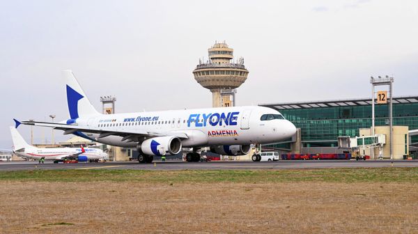 Самолет авиакомпании Fly One - Sputnik Армения