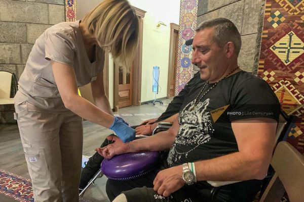Геворг Исунц в реабилитационном центре Геворг Исунц в реабилитационном центре - Sputnik Армения