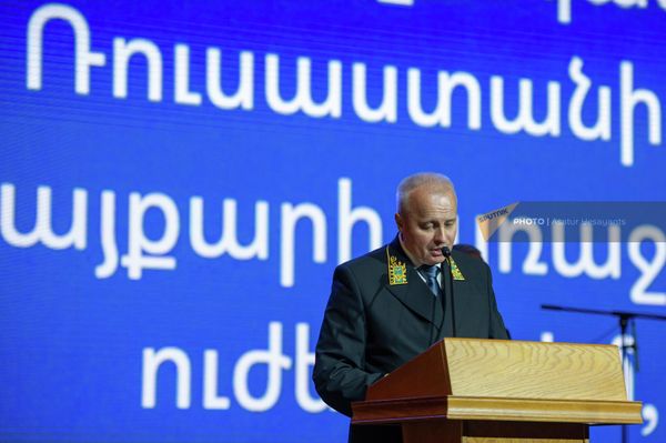 Чрезвычайный и полномочный посол России Сергей Копыркин на торжественном приеме в честь Дня России (13 июня 2022). Еревaн - Sputnik Армения