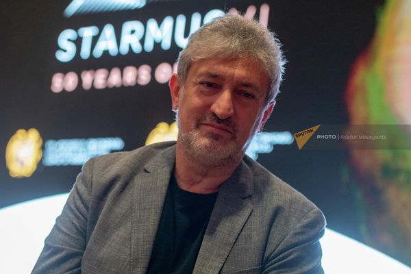Cоучредитель фестиваля науки и искусства STARMUS VI Гарик Исраелян на пресс-конференции в Большом зале нового корпуса Матенадарана - Sputnik Армения