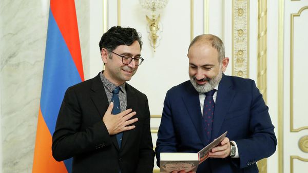 Արտեմ Պատապուտյանն ու Նիկոլ Փաշինյանը - Sputnik Արմենիա