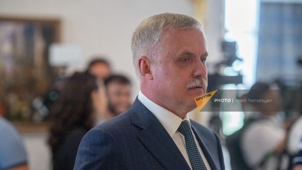 Генеральный секретарь ОДКБ Станислав Зась после пресс-конференции по итогам очередного заседания секретарей Совбеза ОДКБ (17 июня 2022). Еревaн - Sputnik Армения