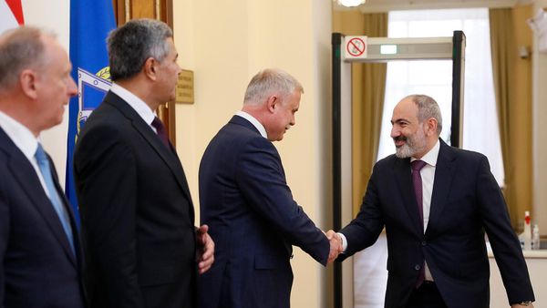 Ստանիսլավ Զասն ու Նիկոլ Փաշինյանը - Sputnik Արմենիա