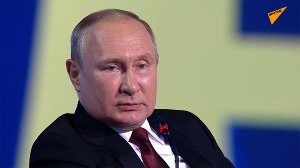 Президент РФ Владимир Путин на пленарном заседании юбилейного, XXV Петербургского международного экономического форума (17 июня 2022). Санкт-Петербург - Sputnik Армения