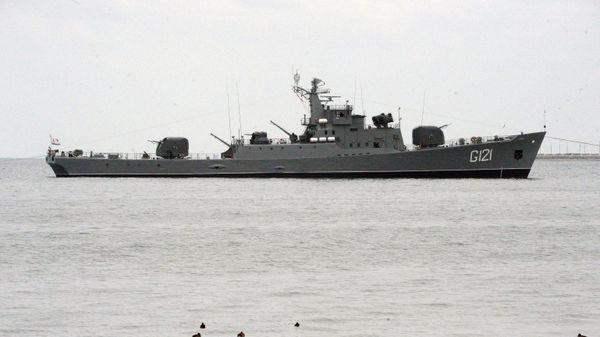 Флагманский корабль ВМС Азербайджана СКР G-121 Гусары во время подготовки к репетиции военного парада в Баку. - Sputnik Армения
