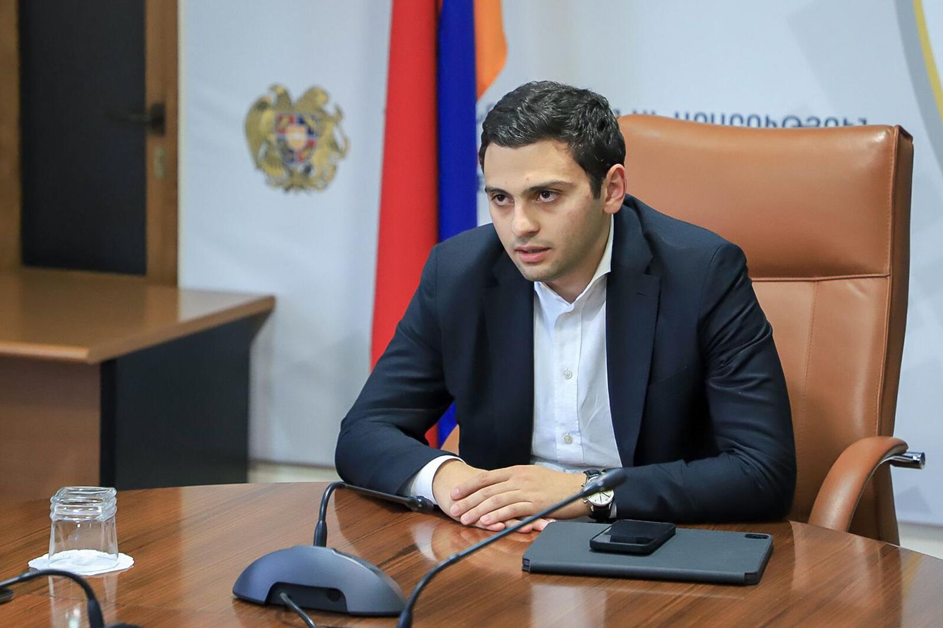 Замминистра экономики Рафаэль Геворкян во время обсуждения частного сотрудничества государства в сфере интеллектуальной собственности (17 июня 2022). Еревaн - Sputnik Армения, 1920, 12.08.2022