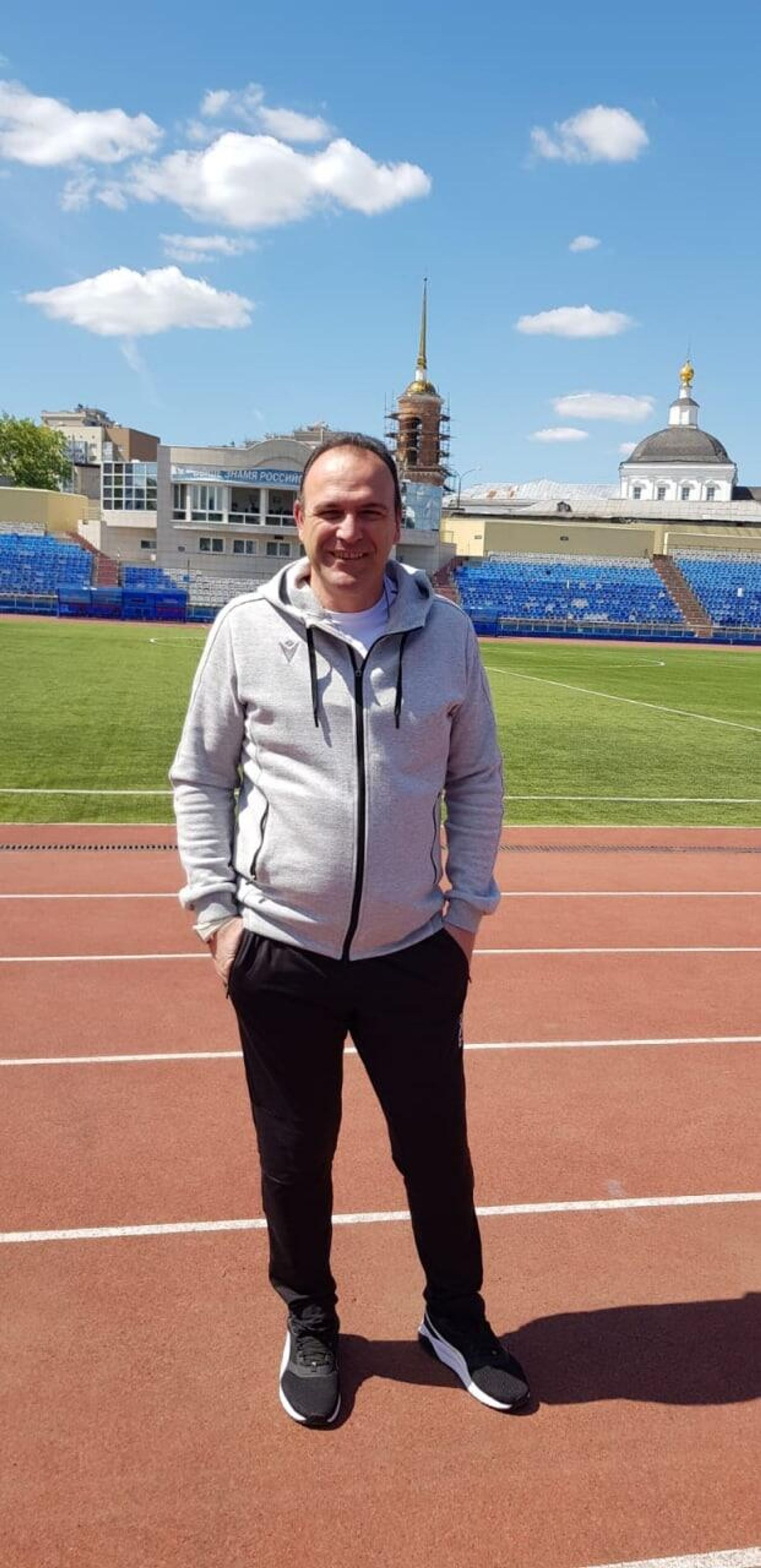 Тренер вратарей женского футбольного клуба Рязань-ВДВ Айк Киракосян - Sputnik Армения, 1920, 01.07.2022