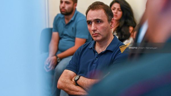 Аветик Чалабян на суде по делу рассмотрения поручительства депутатов об изменении меры пресечения (24 июня 2022). Еревaн - Sputnik Армения