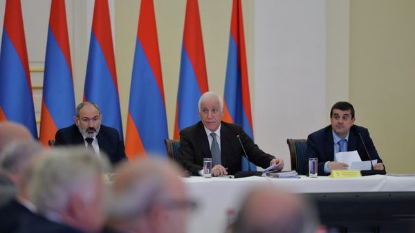 Նիկոլ Փաշինյանը, Վահագն Խաչատուրյանն ու Արայիկ Հարությունյանը - Sputnik Արմենիա