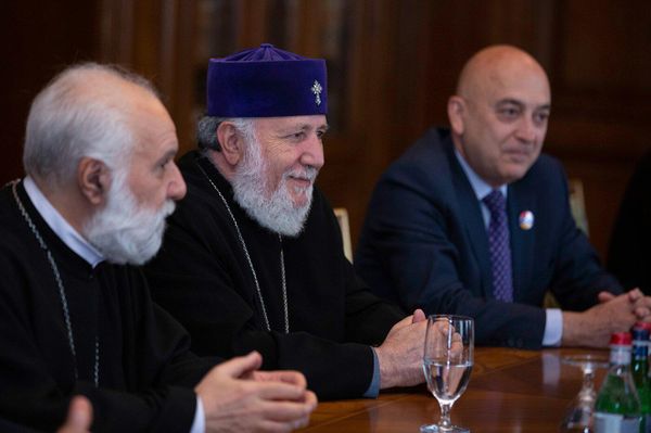 Ն.Ս.Օ.Տ.Տ. Գարեգին Երկրորդ Ծայրագույն Պատրիարք և Ամենայն հայոց կաթողիկոս Գարեգին Բ–ն այսօր ընդունել է Հայաստանում Սիրիայի նորանշանակ արտակարգ և լիազոր դեսպան Նորա Արիսյանին - Sputnik Արմենիա