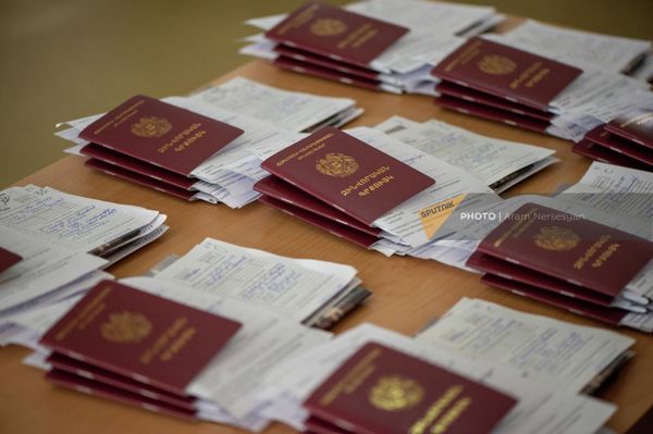 Военные билеты новобранцев - Sputnik Армения