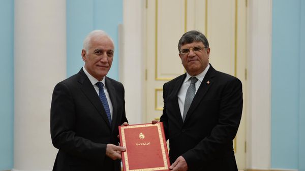 Новоназначенный посол Тунисской Республики Тарек Бен Салем вручил верительные грамоты президенту Ваагну Хачатуряну (28 июня 2022). Еревaн - Sputnik Армения