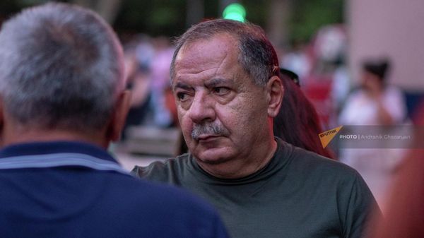 Агван Варданян на митинге оппозиции в рамках акции Сопротивление на площади Франции (1 июля 2022). Еревaн - Sputnik Армения