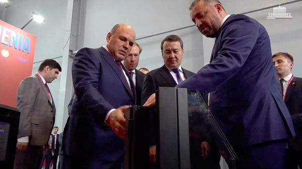 Քերոբյանը «Իննոպրոմ–2022»–ին Միշուստինին է ներկայացրել հայկական տաղավարը - Sputnik Արմենիա
