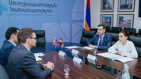 ՀՀ առողջապահության նախարար Անահիտ Ավանեսյանն ընդունել է Մեծ Բրիտանիայի և Հյուսիսային Իռալանդիայի Միացյալ Թագավորության արտակարգ և լիազոր դեսպան Ջոն Գալագերին - Sputnik Արմենիա