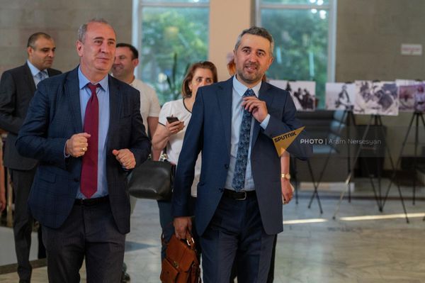 Выставка эксклюзивных фотографий Фрунзика Мкртчяна перед показом документального фильма Фрунзик Мкртчян. Индия помнит меня в рамках 30-летнего юбилея установления дипотношений между Армения и Грузией, Арменией и Индией (4 июля 2022). Еревaн - Sputnik Армения