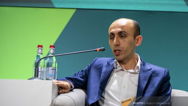 Артак Бегларян на запуске Ассамблеи The Future Armenian по модели гражданского собрания (7 июля 2022). Ереван - Sputnik Армения