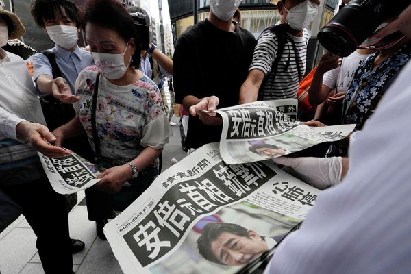 «Yomiuri Shimbun» թերթը արտահերթ համար է թողարկել, որում հայտնում է Սինձո Աբեի մահափորձի մասին - Sputnik Արմենիա