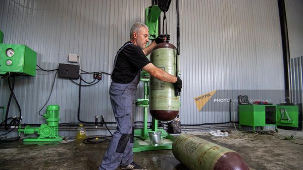 Процесс сертификации газовых баллонов всех транспортных средств, работающих на газе - Sputnik Армения