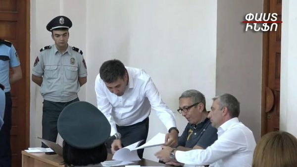 Հրատապ. պրոդյուսեր Արմեն Գրիգորյանի առողջական վիճակը վատացավ հենց նիստերի դահլիճում. նա կորցրել է գիտակցությունը - Sputnik Армения