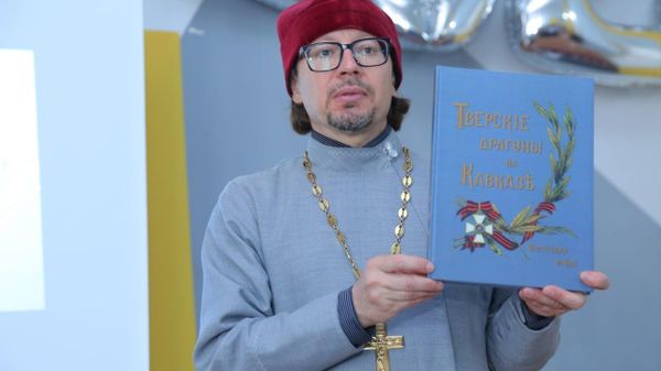 Делегация из Твери организовала презентацию книги Тверские драгуны на Кавказе. Восточная война. 1854-1856 (15 июля 2022). Гюмри - Sputnik Армения
