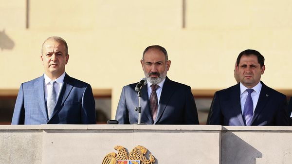 Премьер-министр Никол Пашинян принял участие в торжественном мероприятии по случаю 30-летия формирования Пограничных войск Службы национальной безопасности (15 июля 2022). Еревaн - Sputnik Армения
