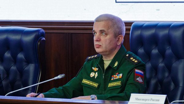 Начальник Национального центра управления обороной генерал-полковник Михаил Мизинцев на совместном заседании межведомственных координационных штабов России и Сирии по возвращению беженцев (7 ноября 2018). Москвa - Sputnik Армения