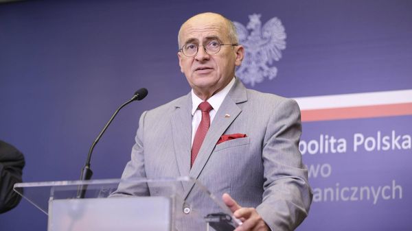 Министры иностранных дел Армении и Польши Арарат Мирзоян и Збигнев Рау на пресс-конференции по итогам встречи (19 июля 2022). Варшава - Sputnik Армения