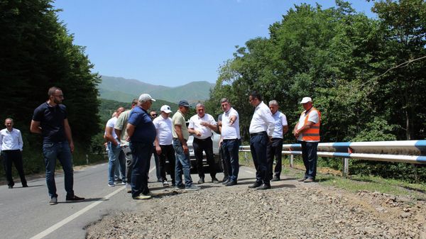 Գնել Սանոսյանը Տաթև–Աղվանի ճանապարհին. արխիվային լուսանկար - Sputnik Արմենիա