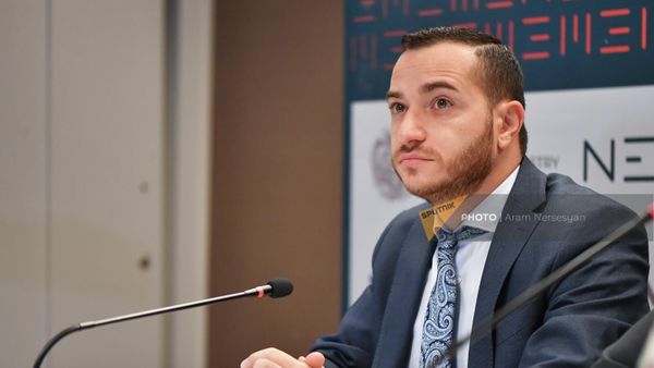 Исполнительный директор фонда Мой шаг Мхитар Айрапетян на презентации-конференции стартапов Диаспоры Неруж (25 июля 2022). Еревaн - Sputnik Армения