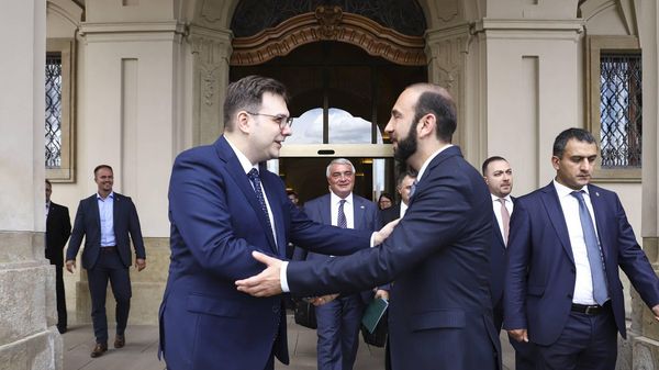 ՀՀ ԱԳ նախարար Արարատ Միրզոյանը հանդիպել է Չեխիայի ԱԳ նախարար Յան Լիպավսկիի հետ - Sputnik Արմենիա