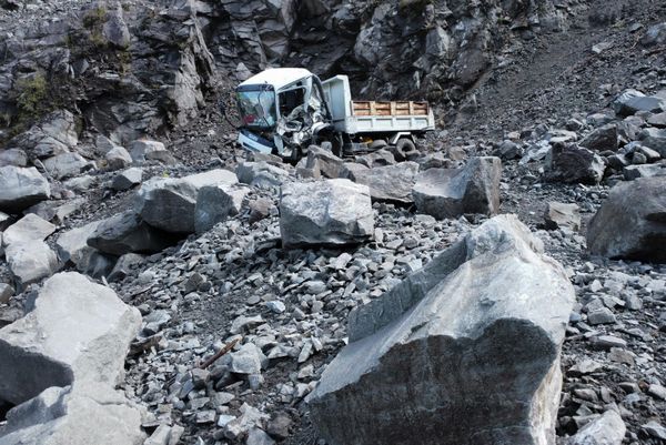 Բաուկոյում ճանապարհներ և տեխնիկա է վնասվել։ - Sputnik Արմենիա