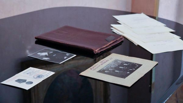 Торжественная церемония передачи личных вещей адмирала Ивана Исакова из частной коллекции Дмитрия Хмелева Музею Минобороны РА Мать-Армения (27 июля 2022). Москвa - Sputnik Արմենիա