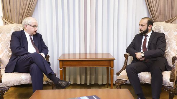 Министр иностранных дел РА Арарат Мирзоян принял российского сопредседателя Минской группы ОБСЕ, спецпредставителя министра иностранных дел РФ Игоря Ховаева (28 июля 2022). Еревaн - Sputnik Армения