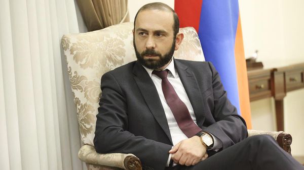 Министр иностранных дел РА Арарат Мирзоян принял российского сопредседателя Минской группы ОБСЕ, спецпредставителя министра иностранных дел РФ Игоря Ховаева (28 июля 2022). Еревaн - Sputnik Армения