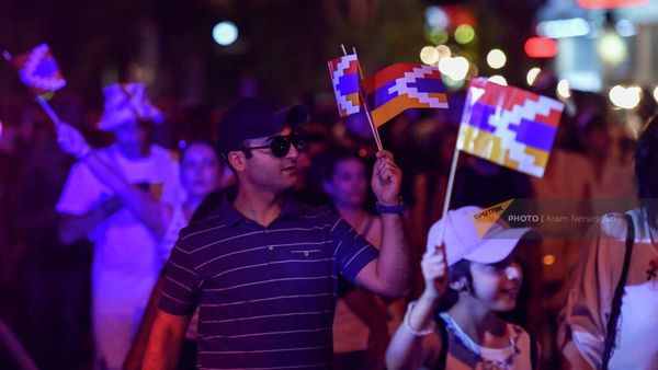 Шествие оппозиции после митинга (29 июля 2022). Еревaн - Sputnik Армения