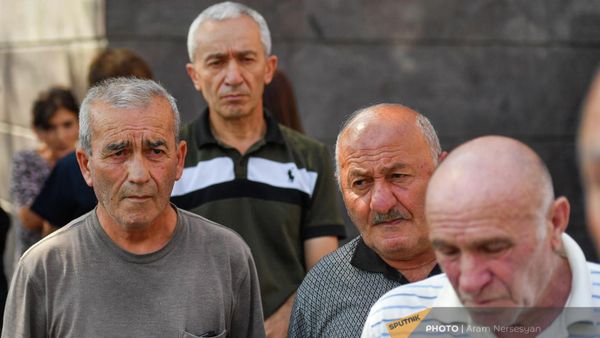 Акция протеста арцахцев у здания посольства России (5 августа 2022). Еревaн - Sputnik Армения