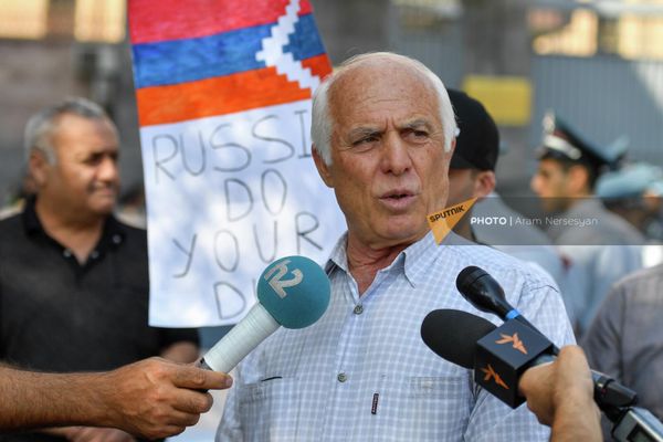 Вынужденные переселенцы из Гадрута и Шуши провели акцию у посольств стран сопредседателей Минской группы ОБСЕ. - Sputnik Армения