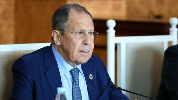 Министр иностранных дел РФ Сергей Лавров во время встречи с министром иностранных дел Китая Ваном И (5 августа 2022). Камбоджа - Sputnik Армения