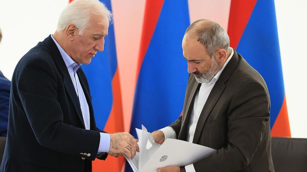 Վահագն Խաչատուրյանն ու Նիկոլ Փաշինյանը - Sputnik Արմենիա